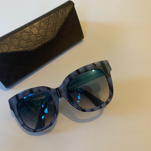 NEVER WORN GUCCI Oversized Sunglasses - Picture 6 of 7